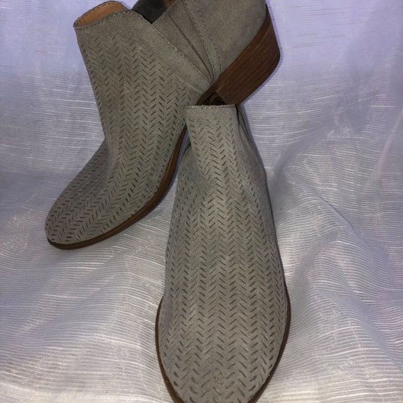 Lucky Ankle Booties - Picture 3 of 5